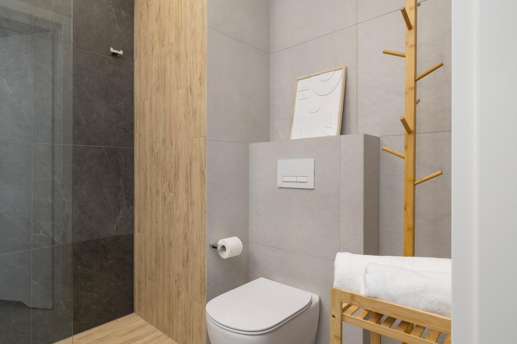 Stylowy Apartament Z Dwiema Sypialniami Balkonem I Parkingiem By Noclegi Renters 卡托维兹 外观 照片
