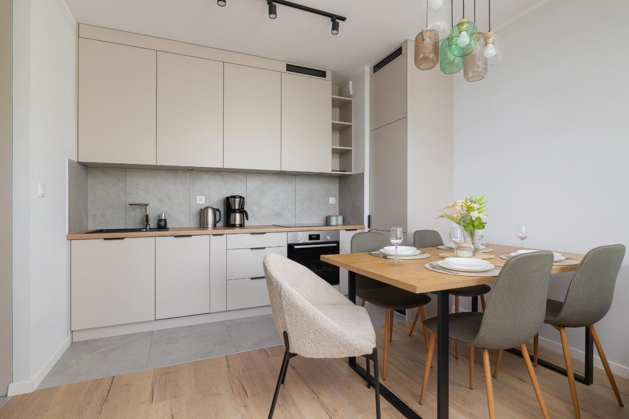 Stylowy Apartament Z Dwiema Sypialniami Balkonem I Parkingiem By Noclegi Renters 卡托维兹 外观 照片