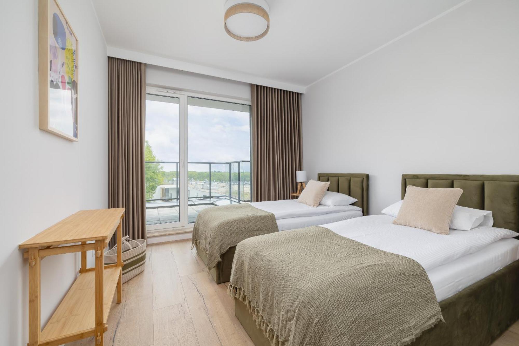 Stylowy Apartament Z Dwiema Sypialniami Balkonem I Parkingiem By Noclegi Renters 卡托维兹 外观 照片